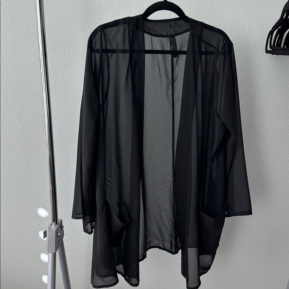 Bluebella Kimono - Picture 1 of 6